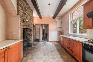 Kitchen- click for photo gallery